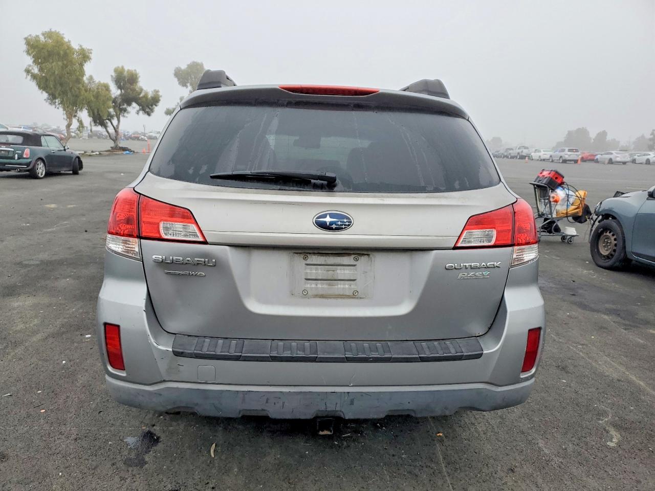 2010 SUBARU OUTBACK 2.5I LIMITED photo 6