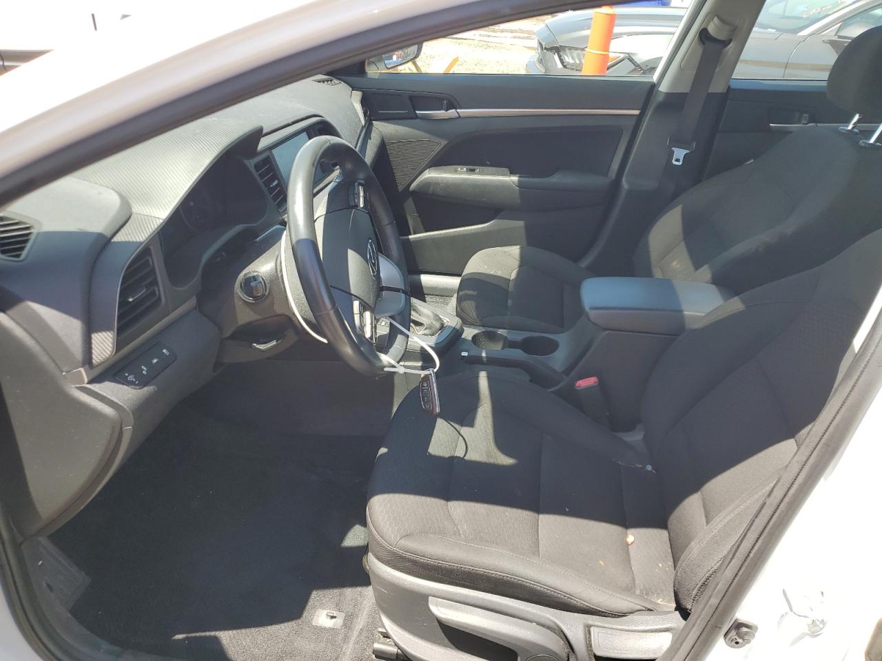2019 HYUNDAI ELANTRA photo 7