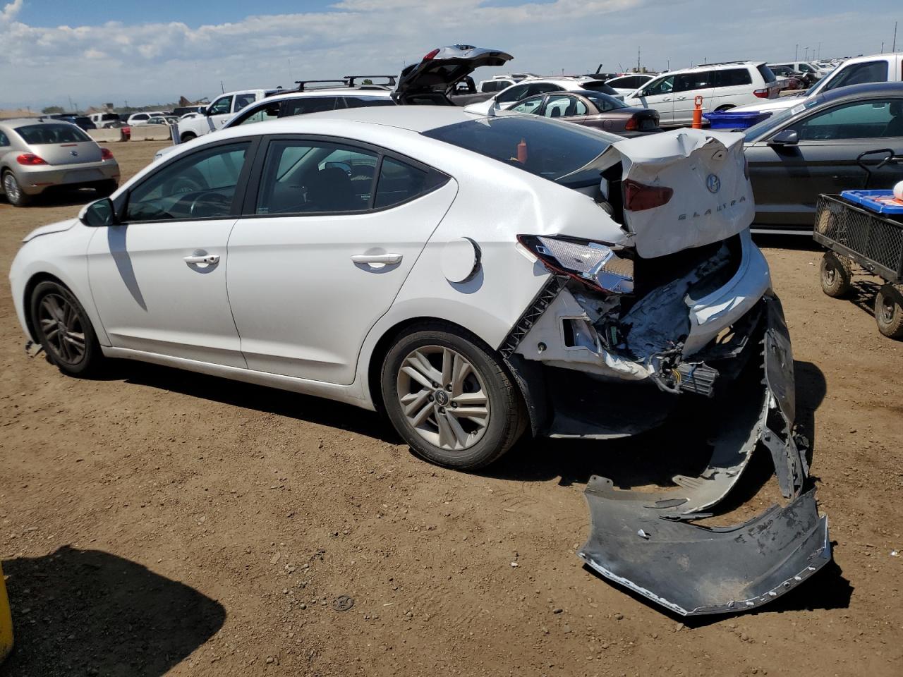 2019 HYUNDAI ELANTRA photo 2