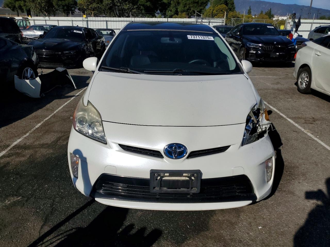 2015 TOYOTA PRIUS photo 5