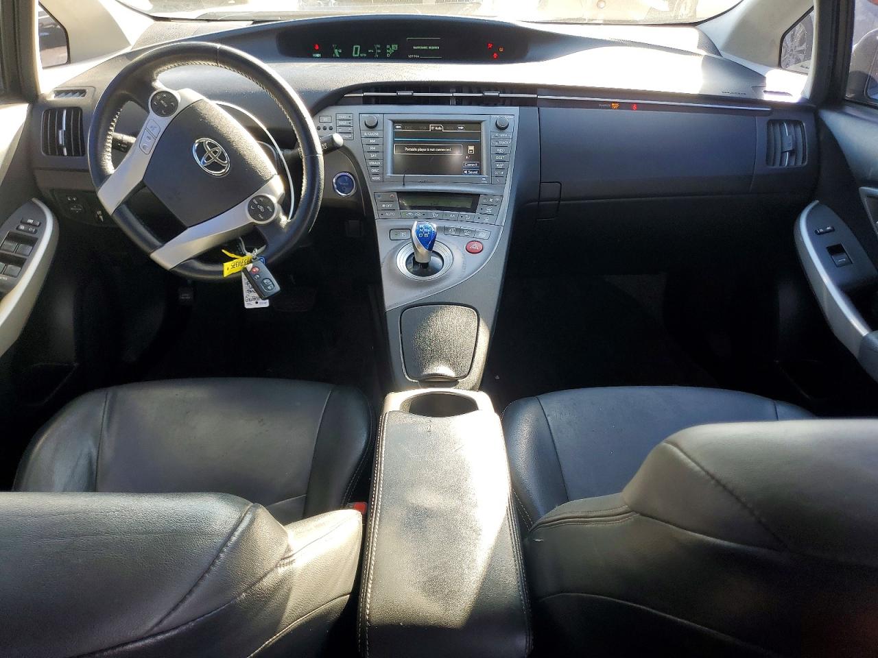 2015 TOYOTA PRIUS photo 8