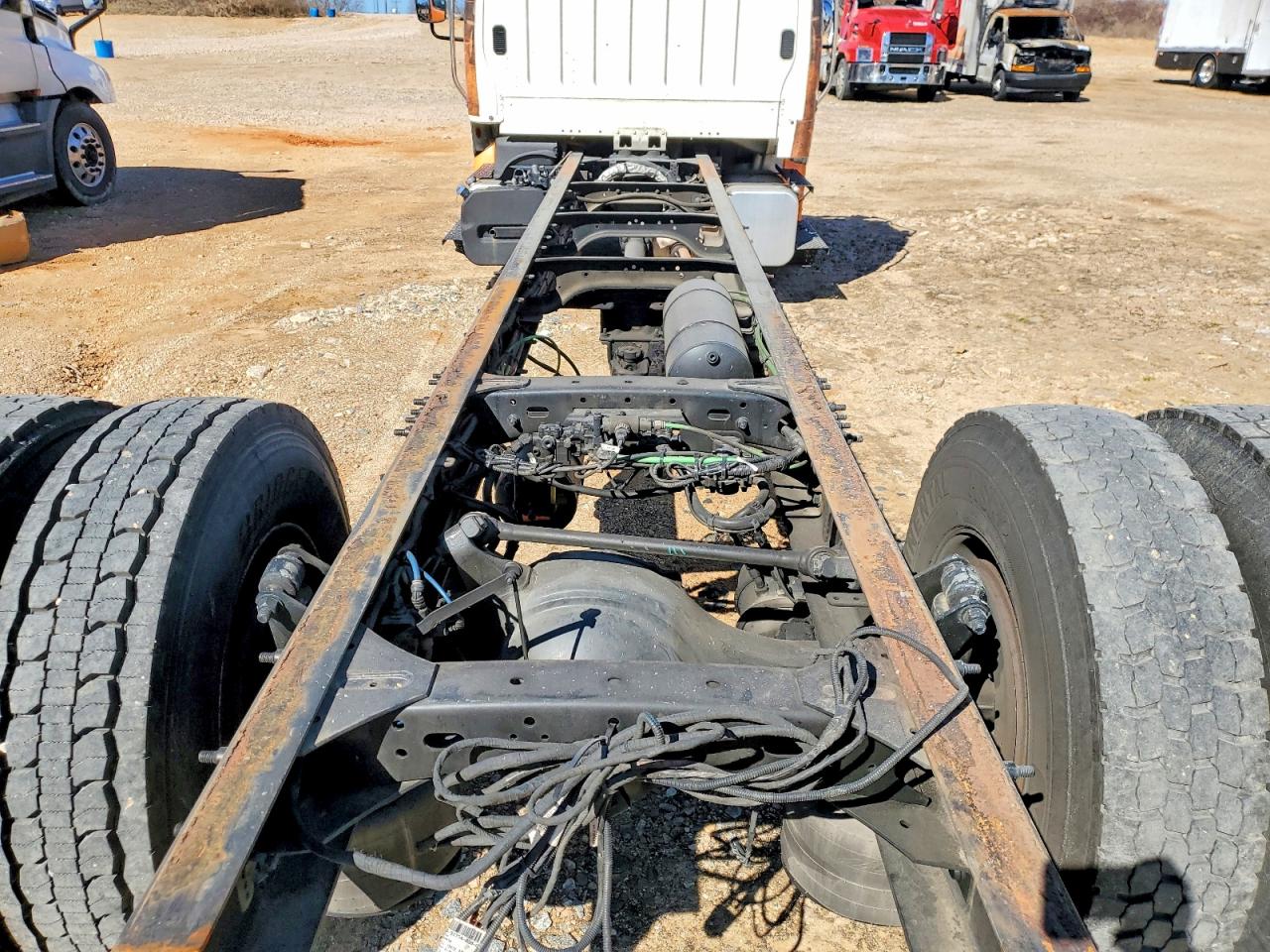 2018 FREIGHTLINER BUSINESS CLASS M2 TRUCK CAB ANDCHASSIS photo 16