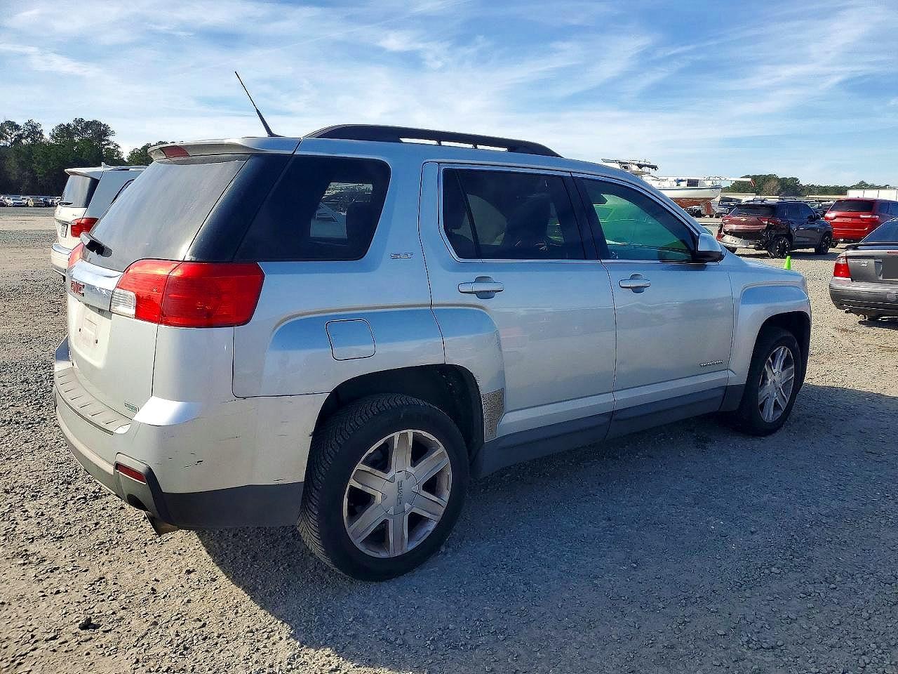 2012 GMC TERRAIN SLT photo 3