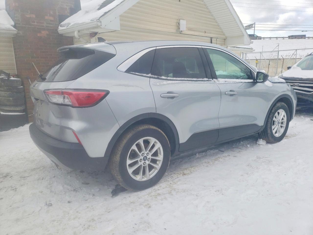 2022 FORD ESCAPE SE photo 3