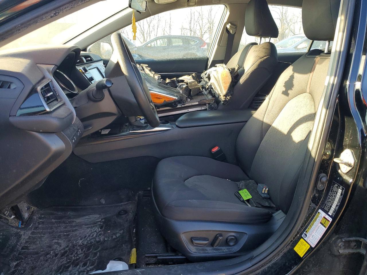 2020 TOYOTA CAMRY LE photo 7