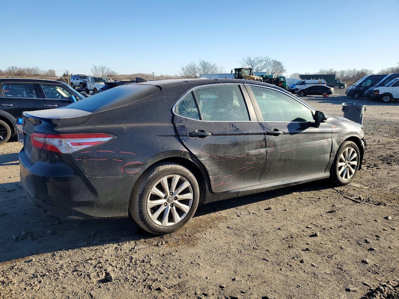 2020 TOYOTA CAMRY LE photo 3