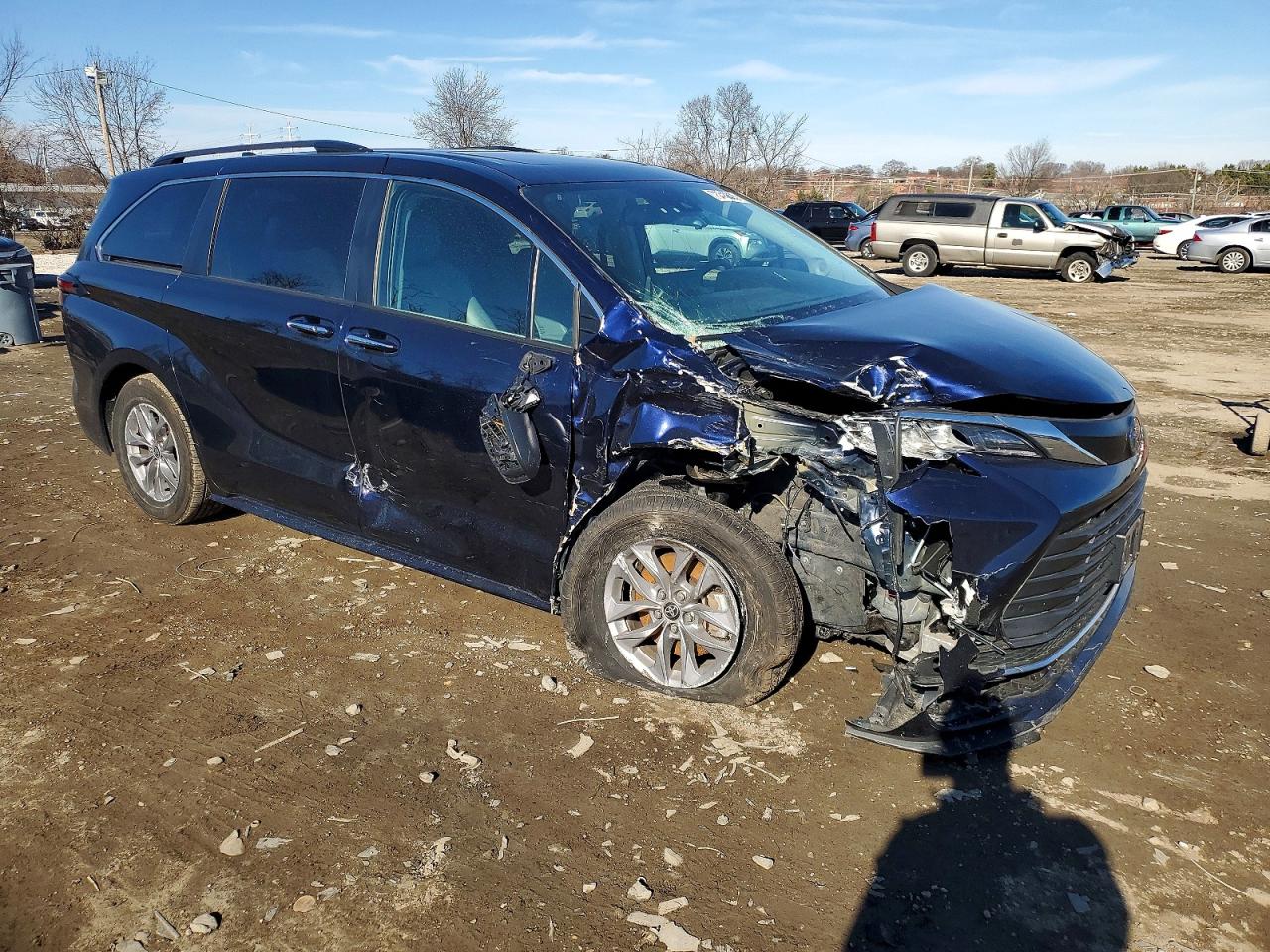 2022 TOYOTA SIENNA photo 4