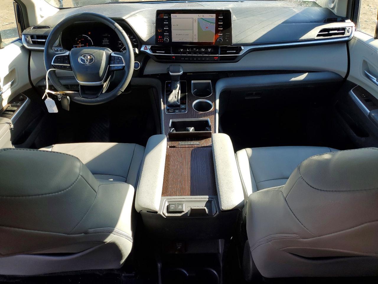 2022 TOYOTA SIENNA photo 8