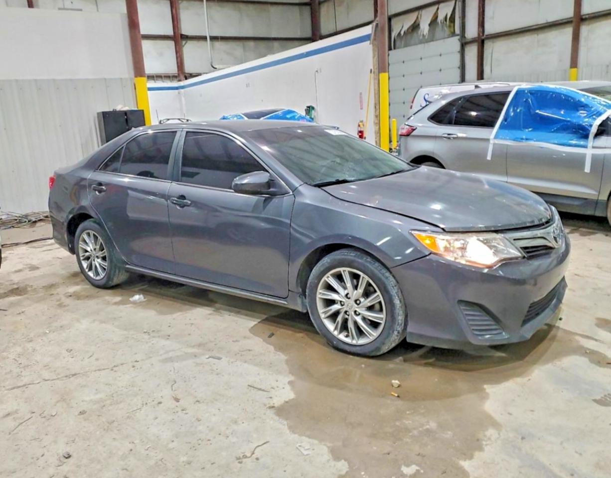 2013 TOYOTA CAMRY L photo 4