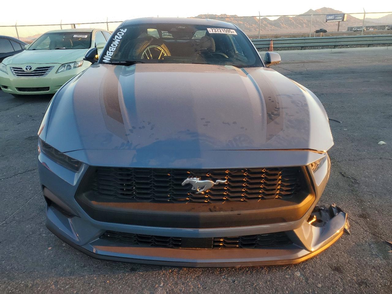 2025 FORD MUSTANG photo 9