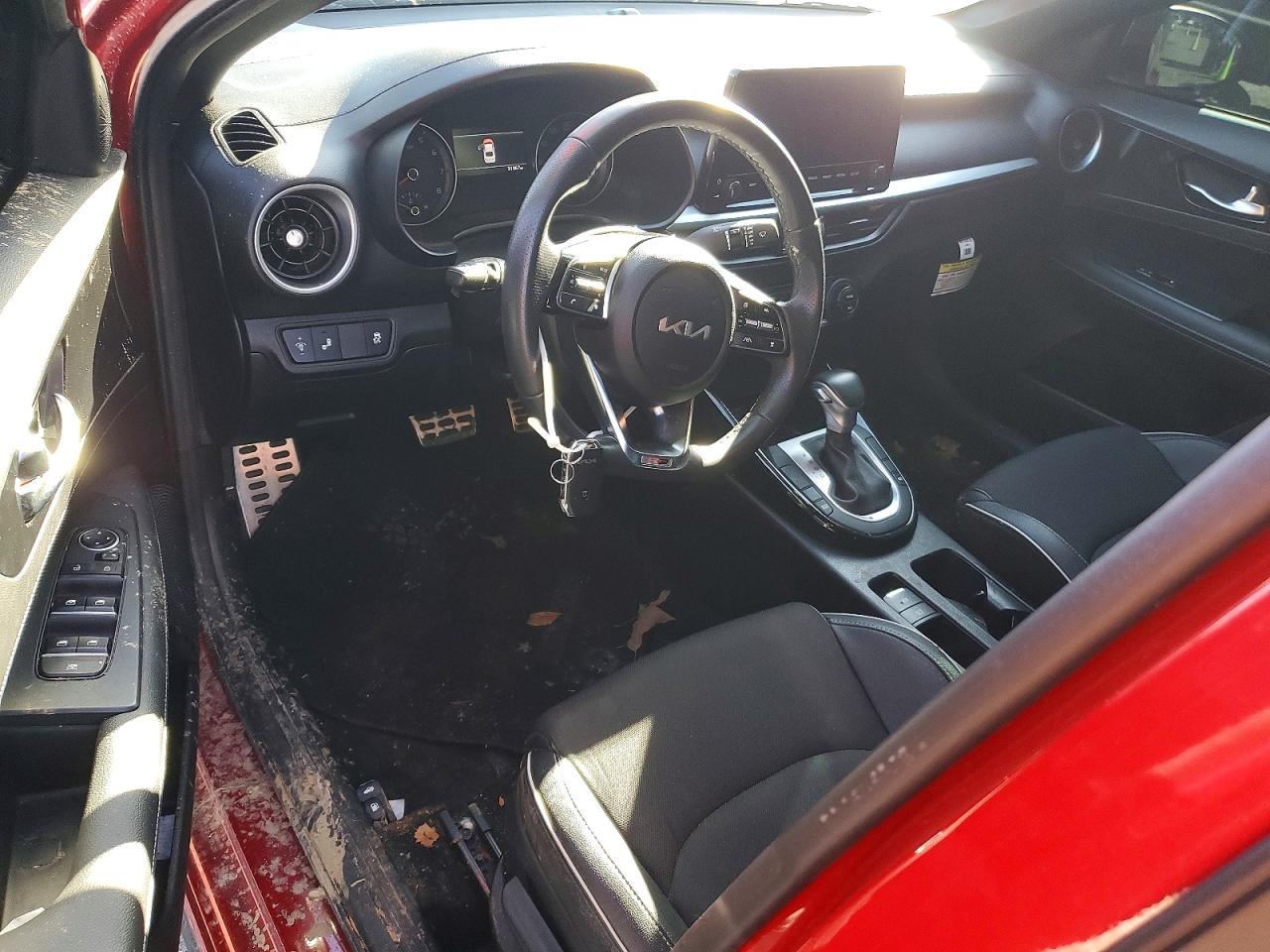 2024 KIA FORTE GT LINE photo 15