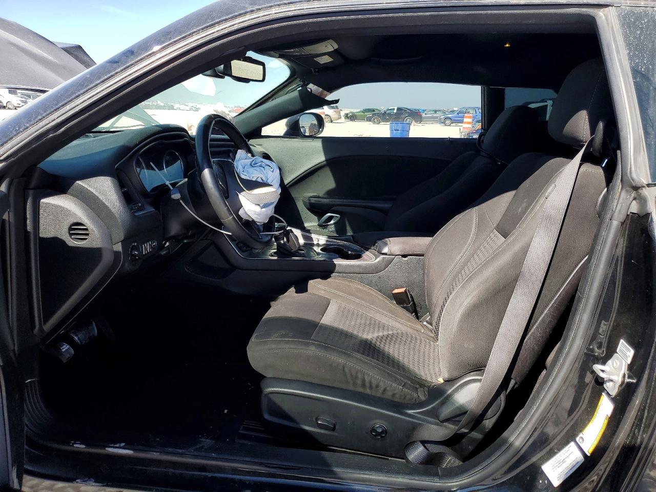2016 DODGE CHALLENGER SXT photo 7