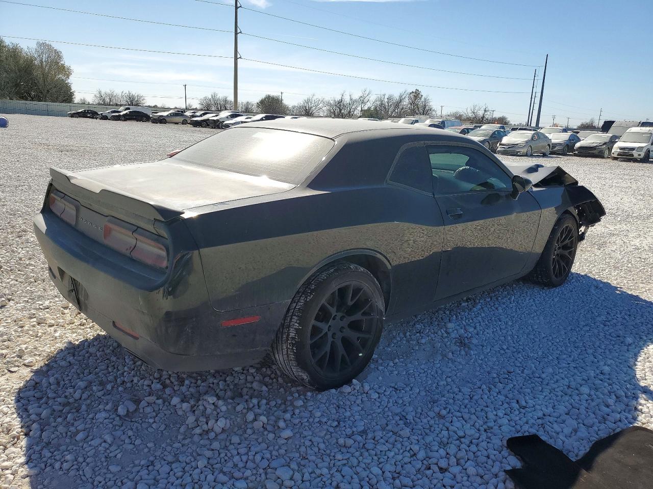 2016 DODGE CHALLENGER SXT photo 3