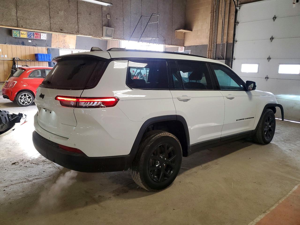 2024 JEEP GRAND CHEROKEE L LAREDO photo 5
