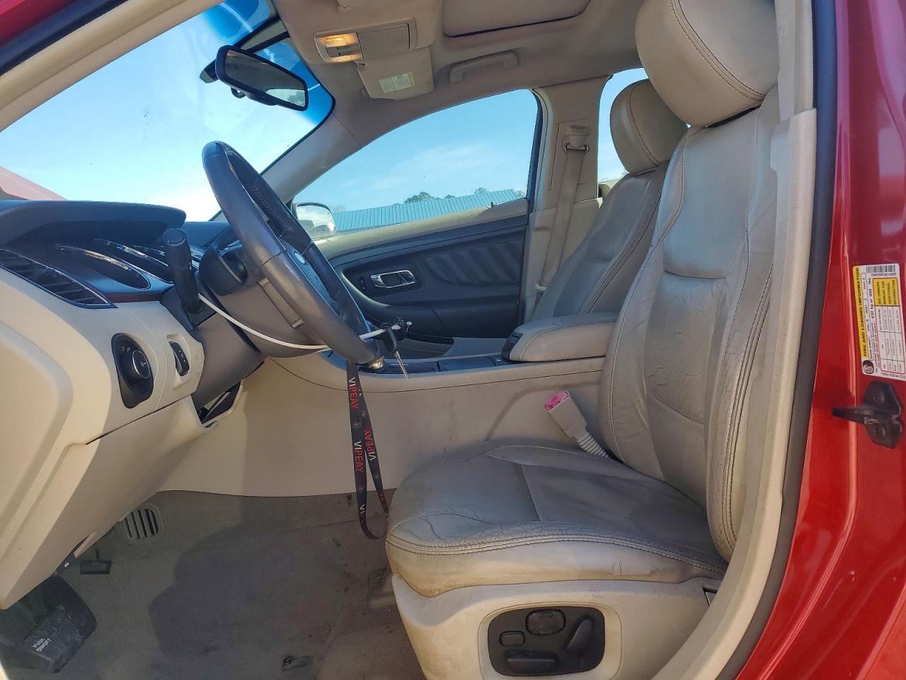 2010 FORD TAURUS SEL photo 19