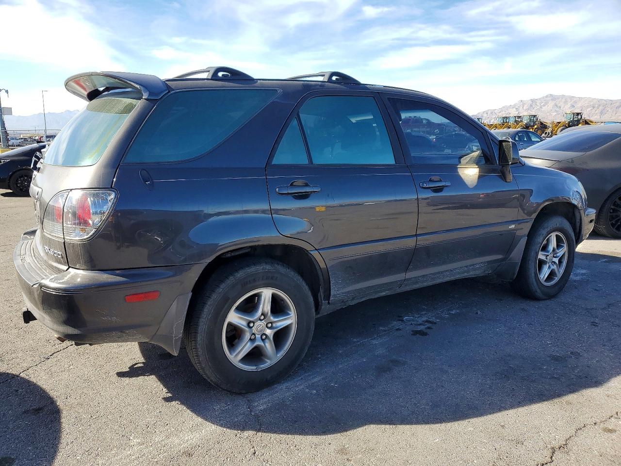 2002 LEXUS RX 300 photo 3
