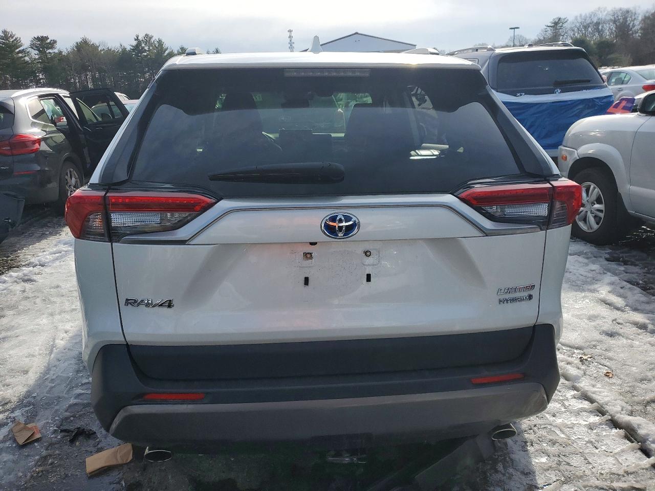 2019 TOYOTA RAV4 LIMITED photo 6