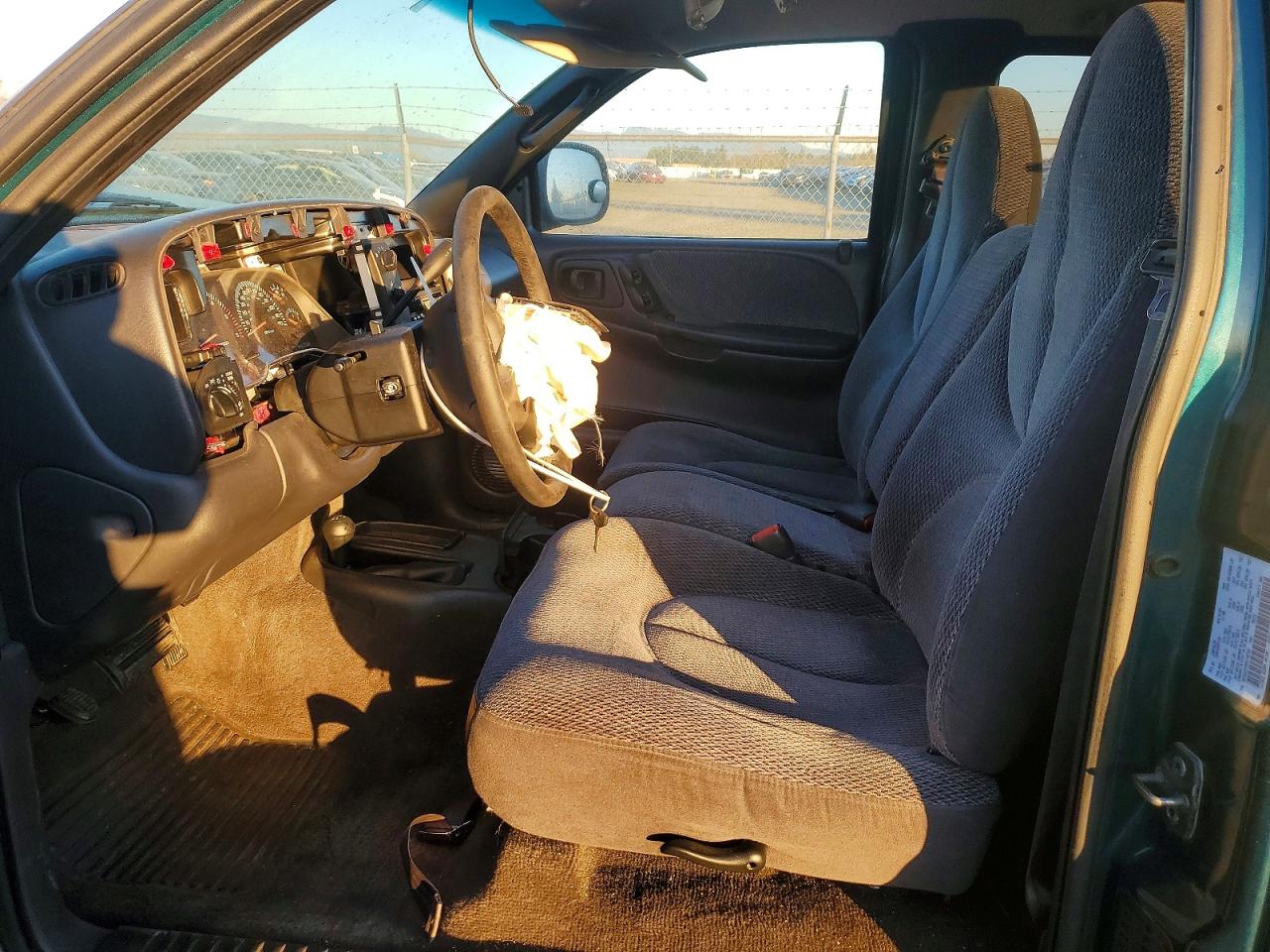 1999 DODGE DAKOTA photo 7