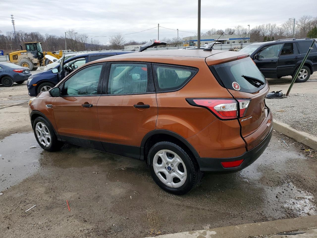 2017 FORD ESCAPE S photo 3