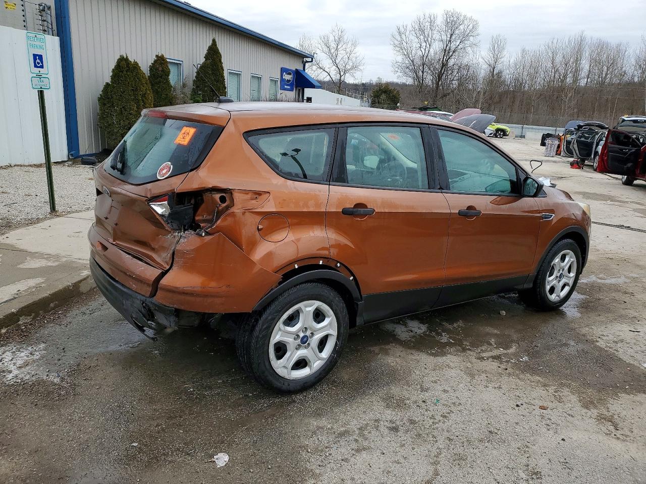 2017 FORD ESCAPE S photo 5
