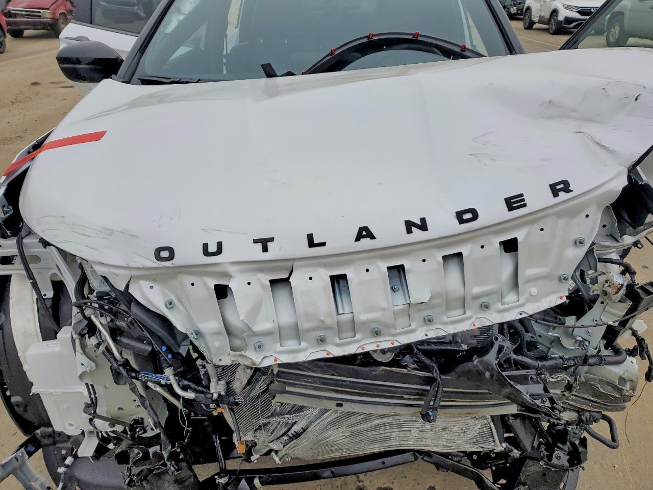 2025 MITSUBISHI OUTLANDER SEL photo 12