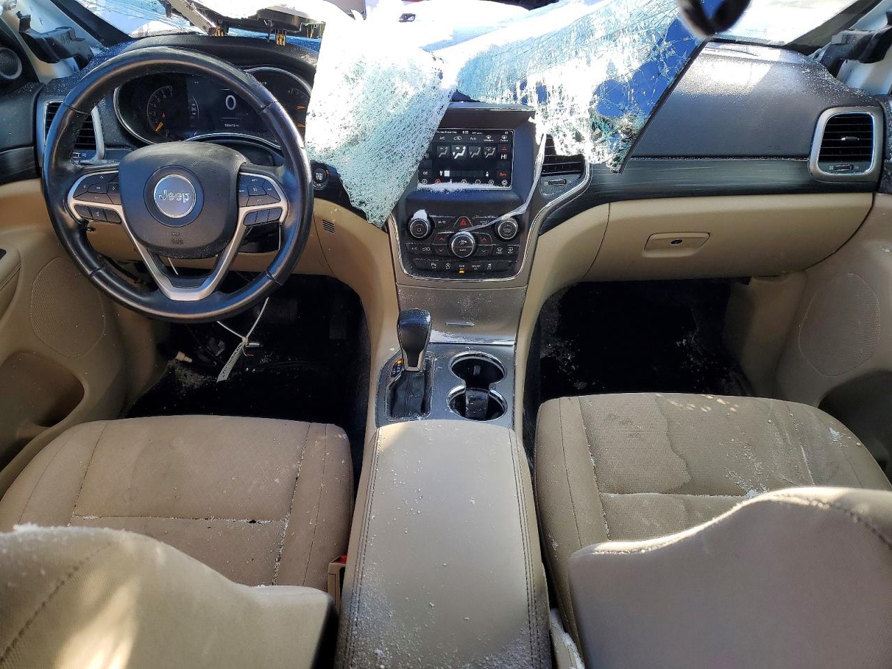 2020 JEEP GRAND CHEROKEE LAREDO photo 22