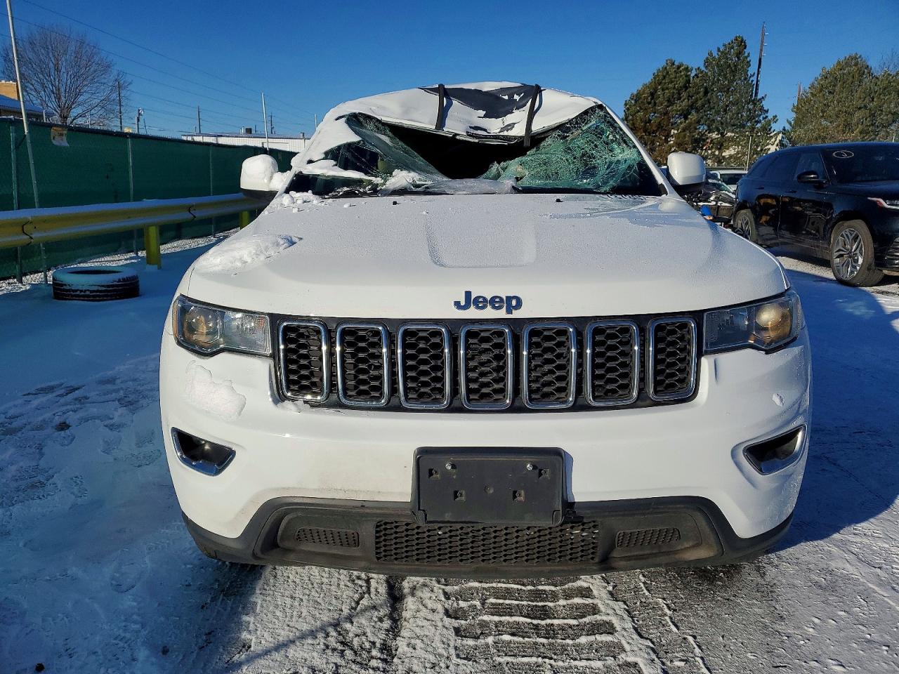 2020 JEEP GRAND CHEROKEE LAREDO photo 13