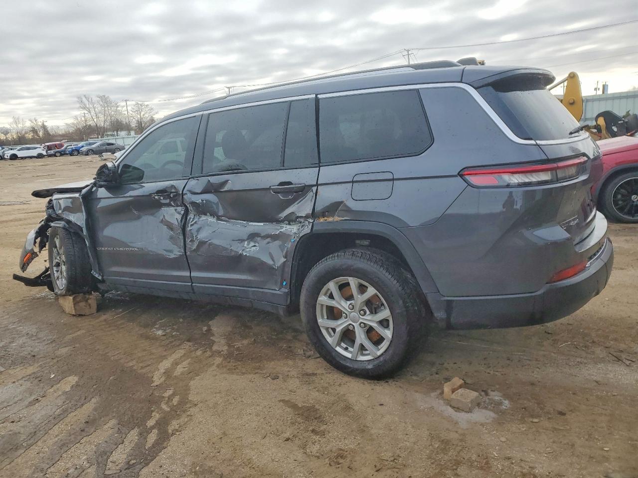 2022 JEEP GRAND CHEROKEE L LIMITED photo 3