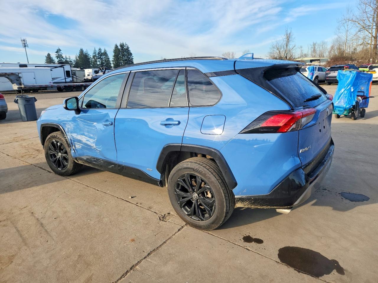 2022 TOYOTA RAV4 SE photo 3
