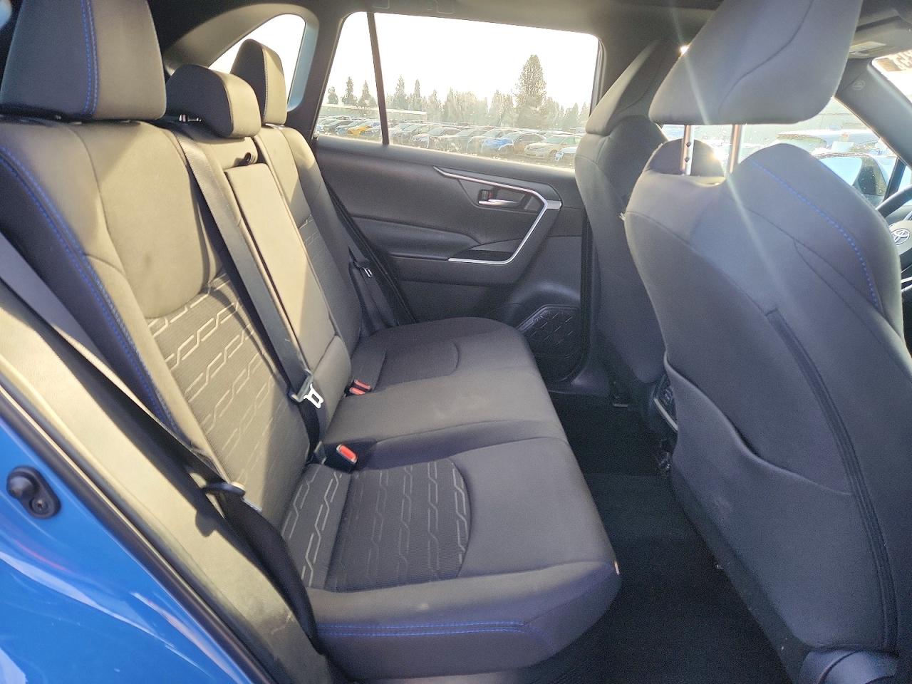 2022 TOYOTA RAV4 SE photo 19