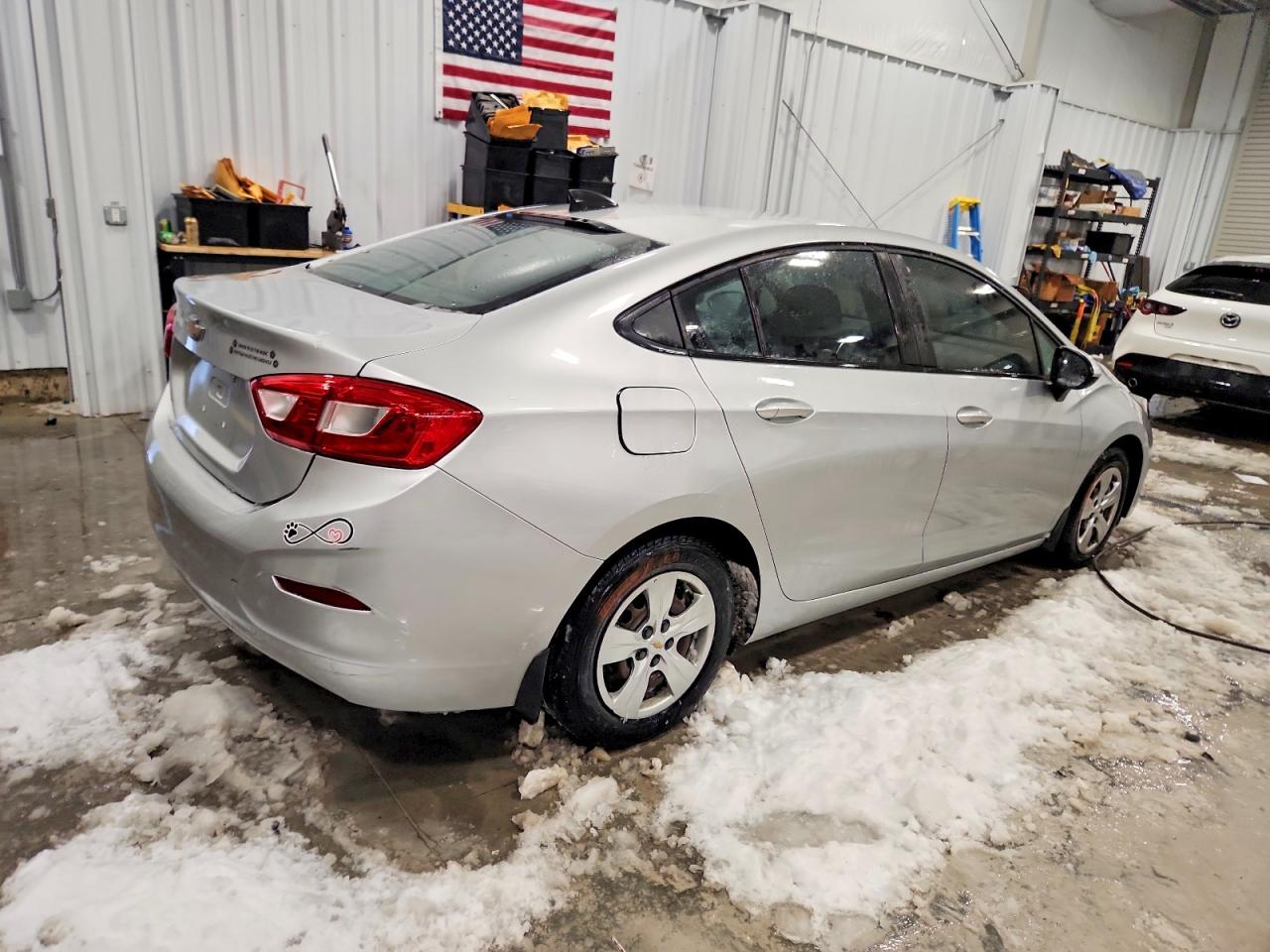 2017 CHEVROLET CRUZE LS photo 5