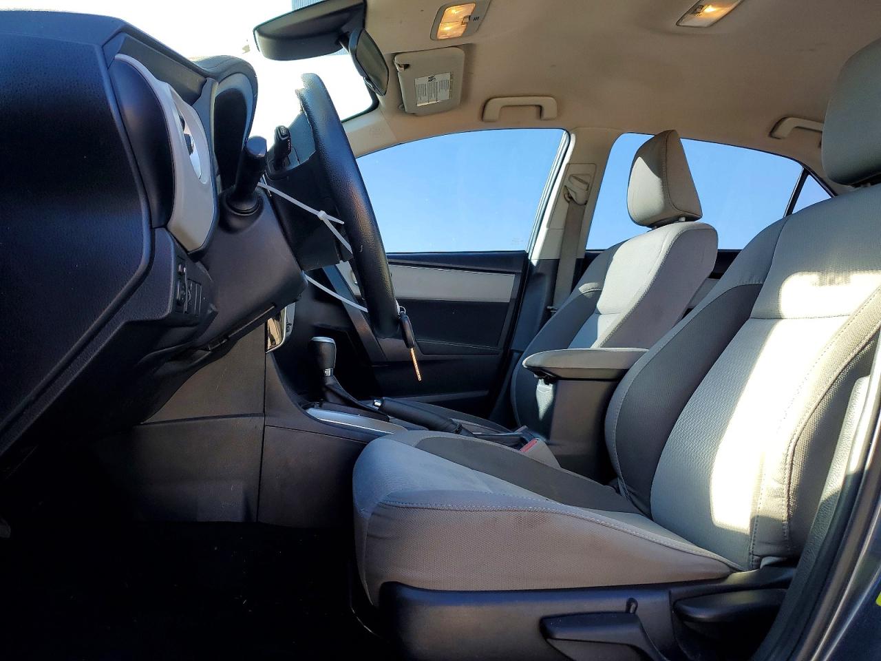 2017 TOYOTA COROLLA L photo 13
