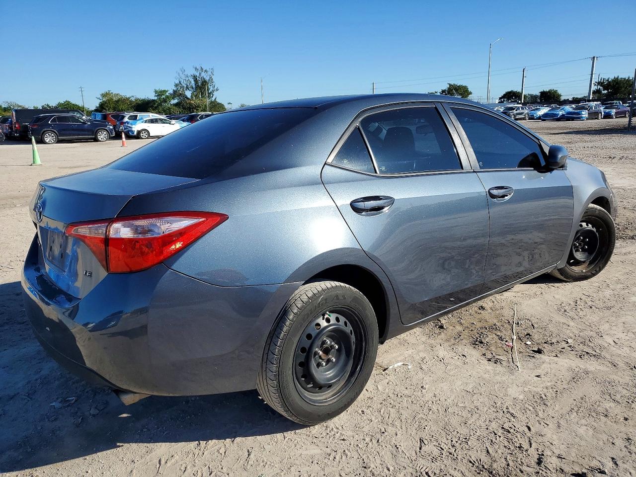 2017 TOYOTA COROLLA L photo 5
