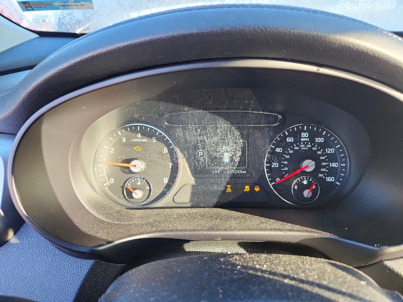 2016 KIA SORENTO LX photo 17