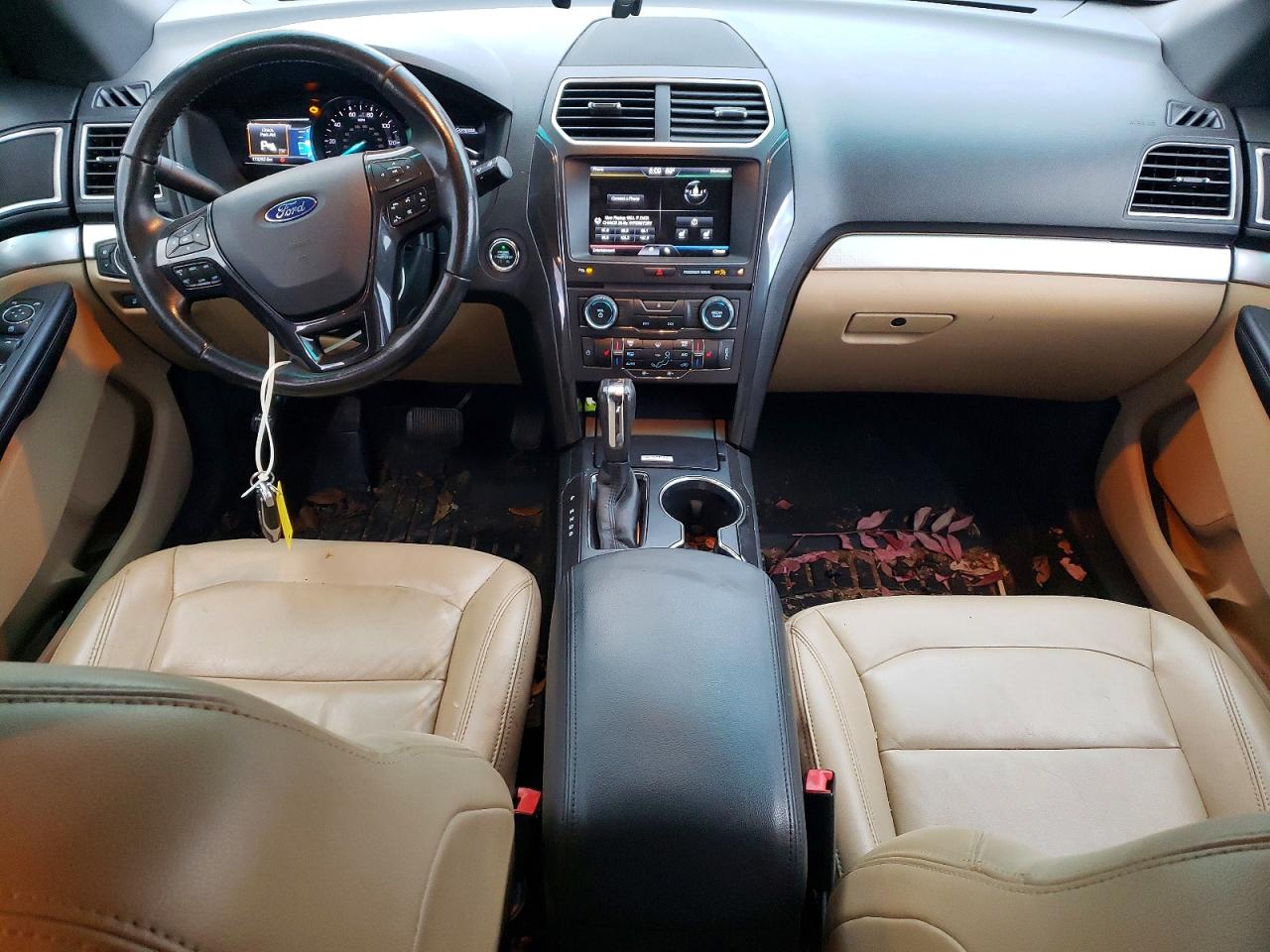 2016 FORD EXPLORER XLT photo 8