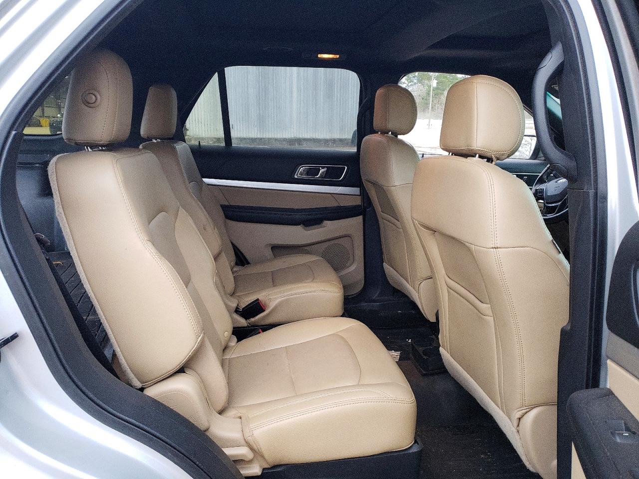 2016 FORD EXPLORER XLT photo 11