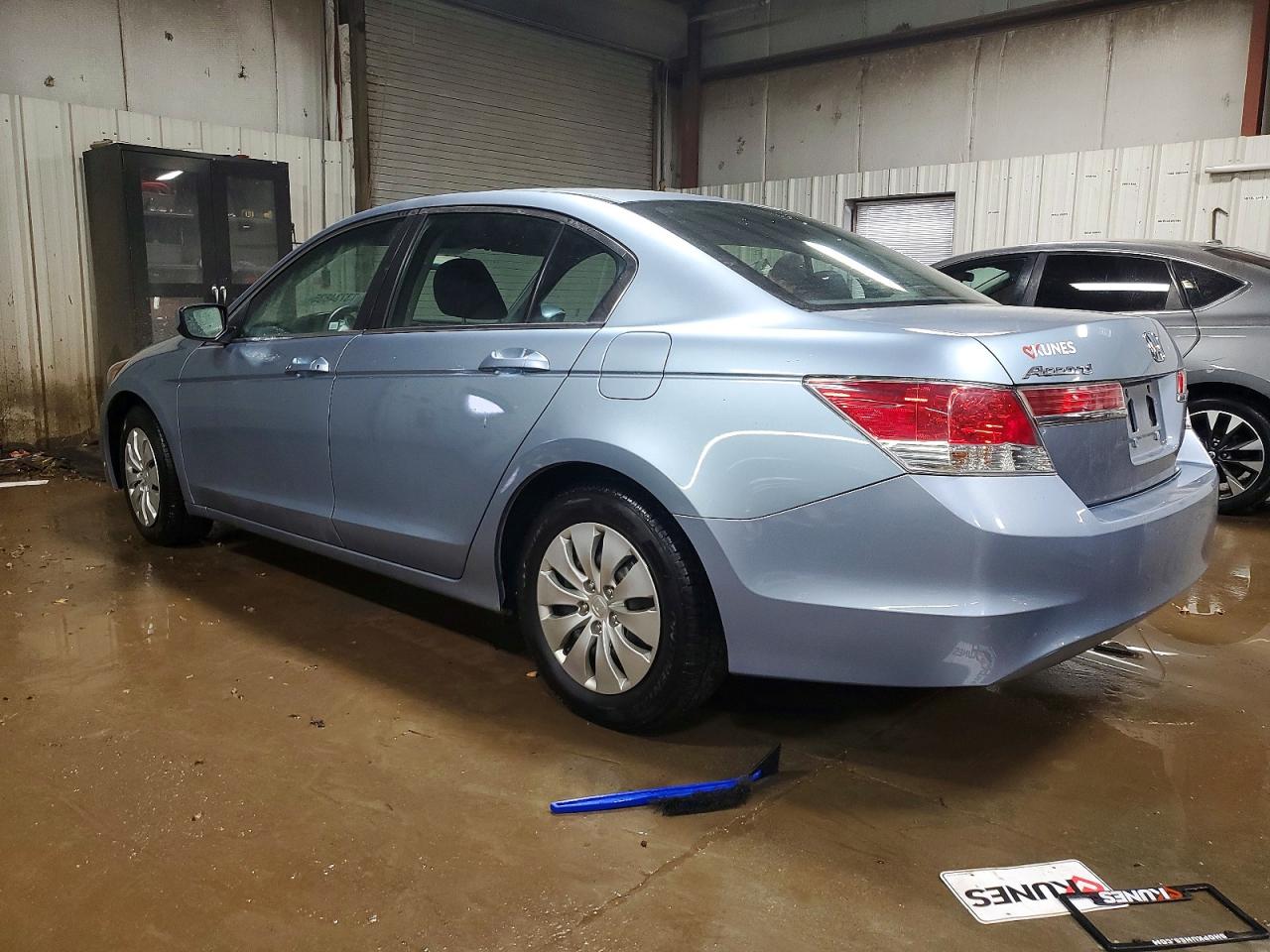 2012 HONDA ACCORD LX photo 2