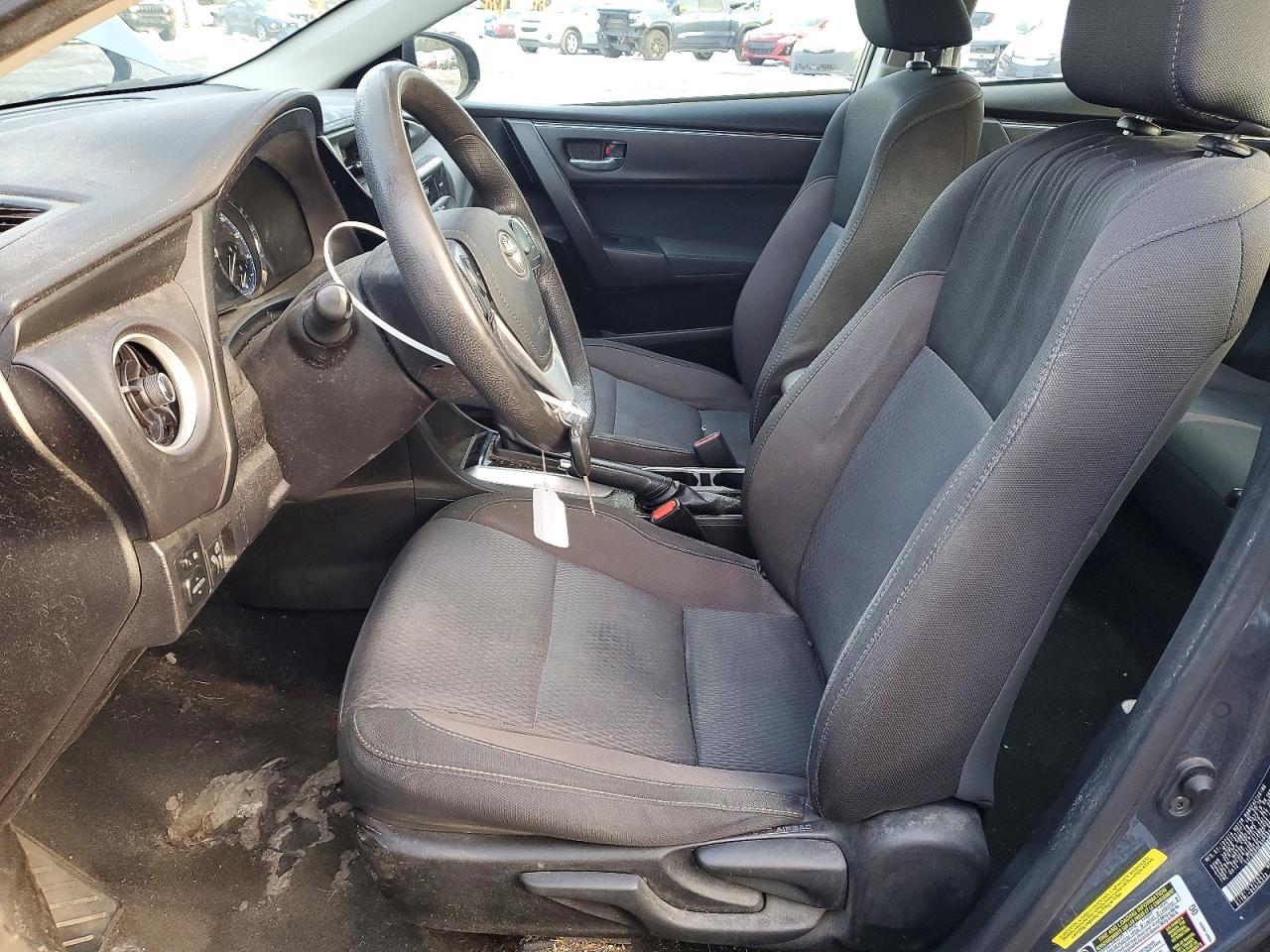 2017 TOYOTA COROLLA photo 7