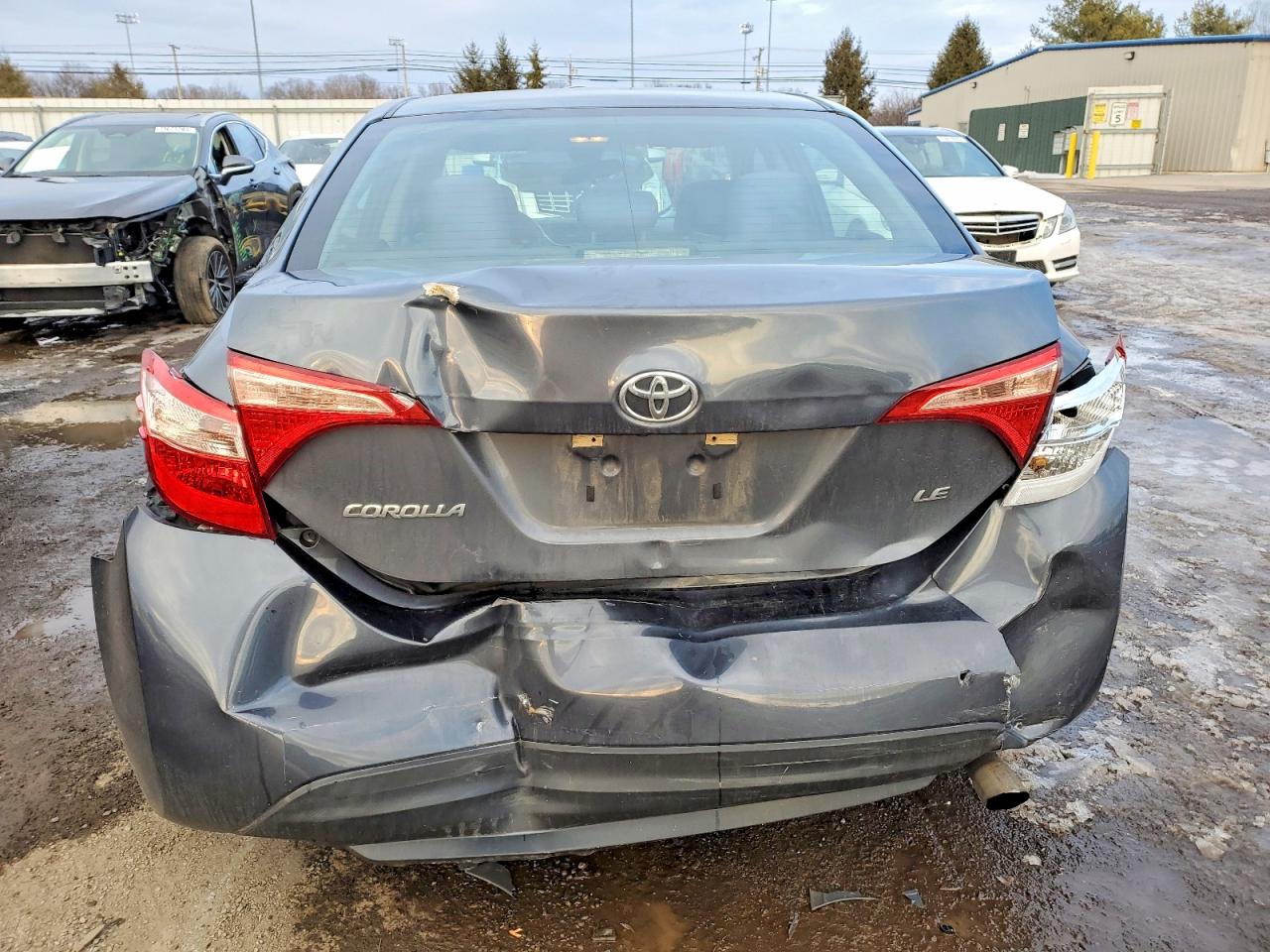 2017 TOYOTA COROLLA photo 6