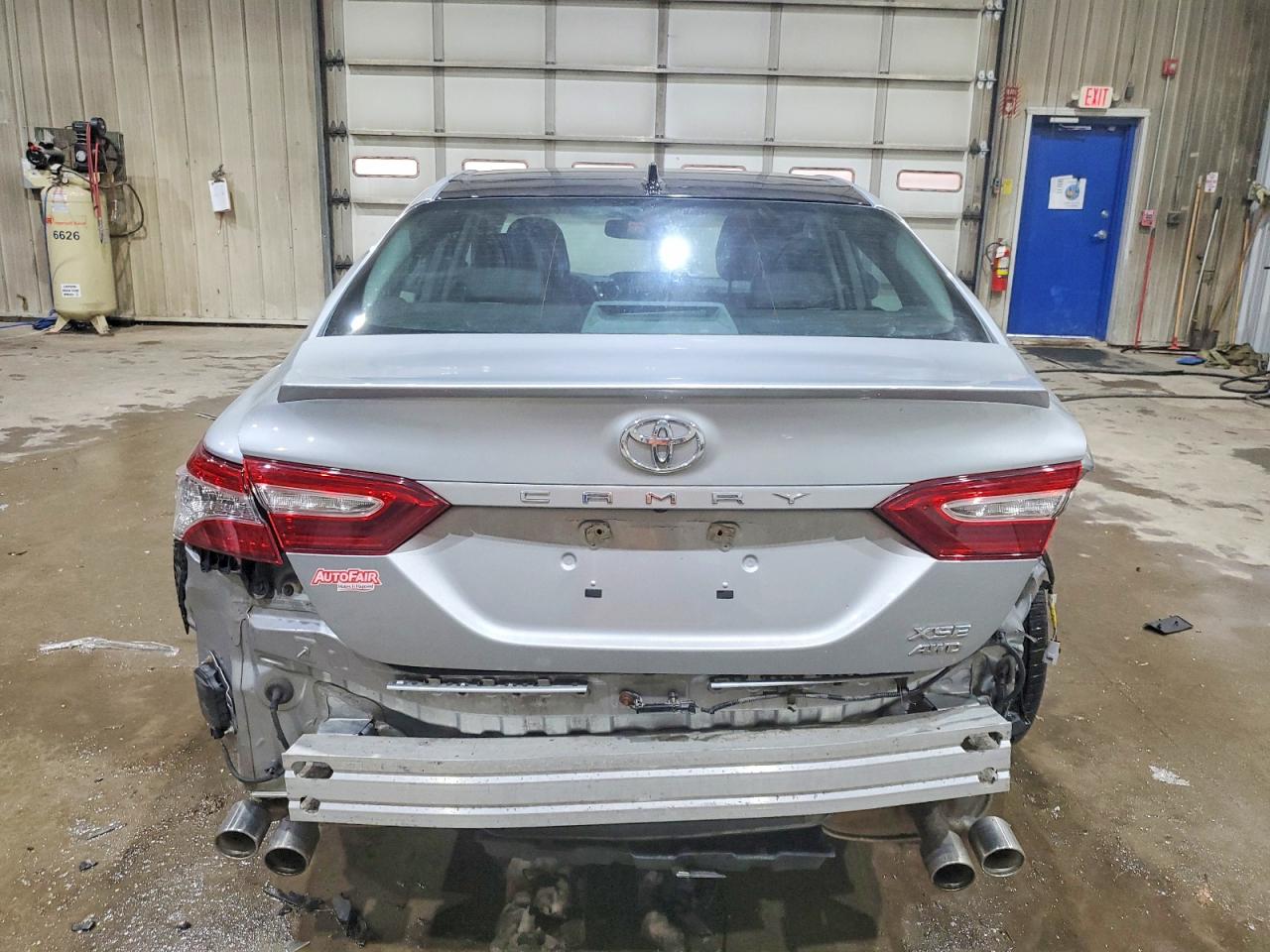 2020 TOYOTA CAMRY XSE photo 16