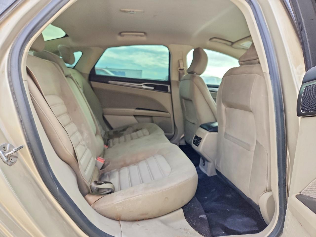 2017 FORD FUSION SE photo 10