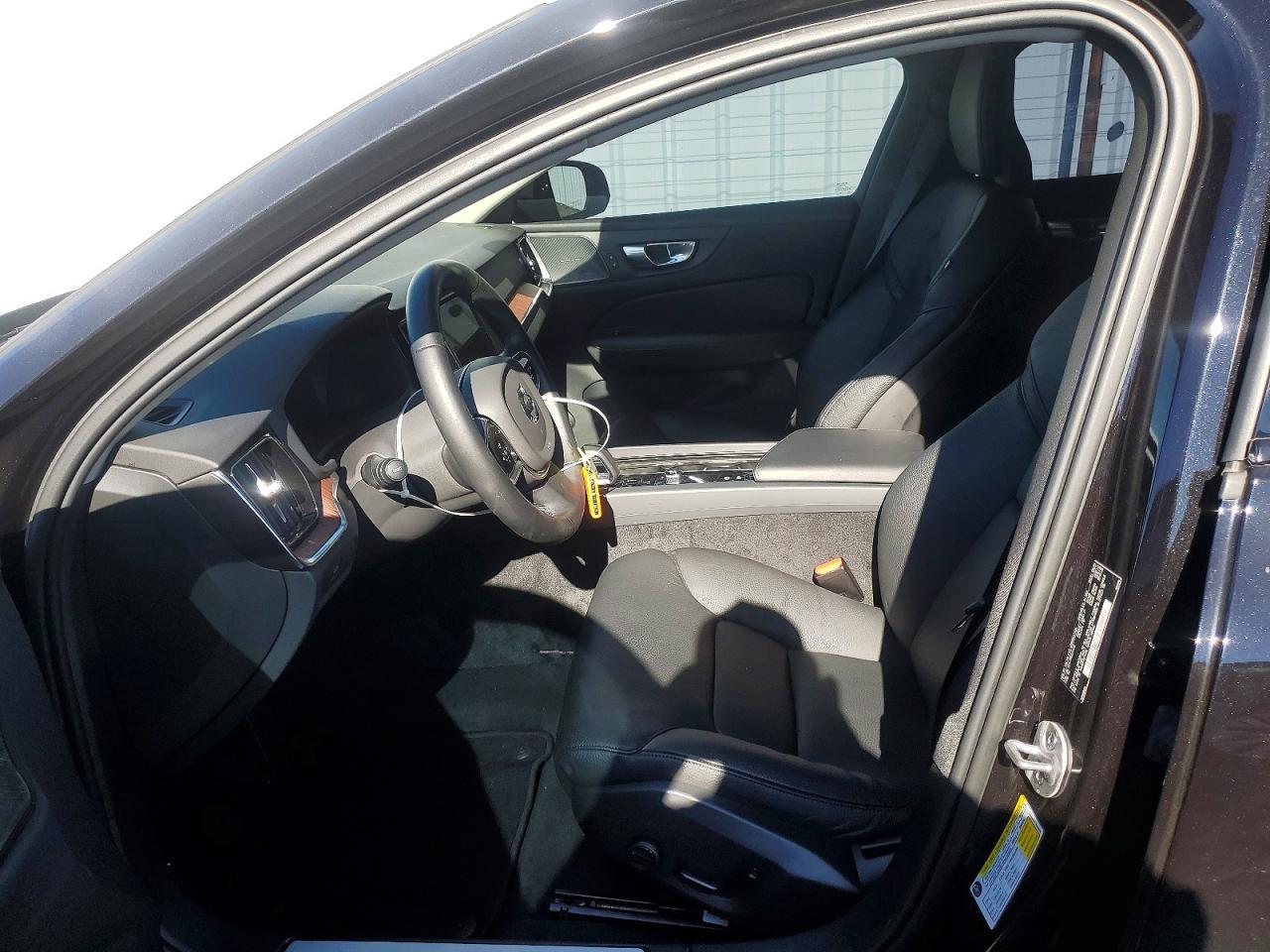 2024 VOLVO S60 PLUS photo 19