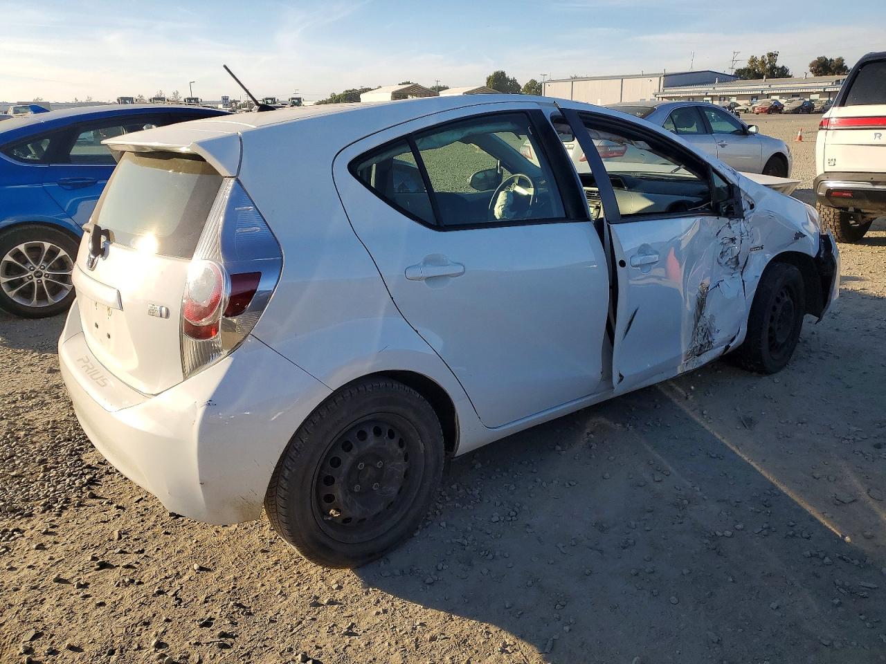 2012 TOYOTA PRIUS C photo 5