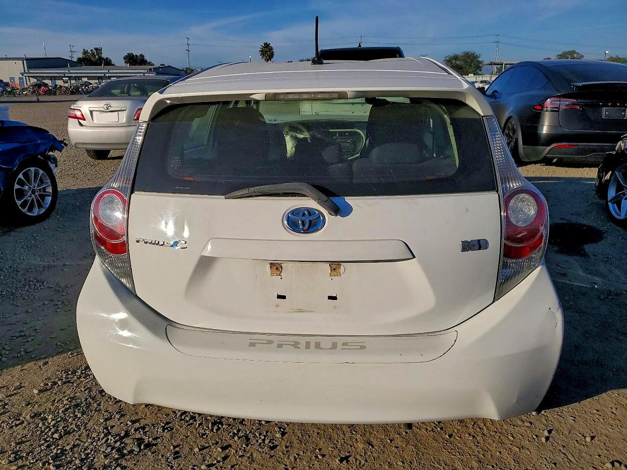2012 TOYOTA PRIUS C photo 11