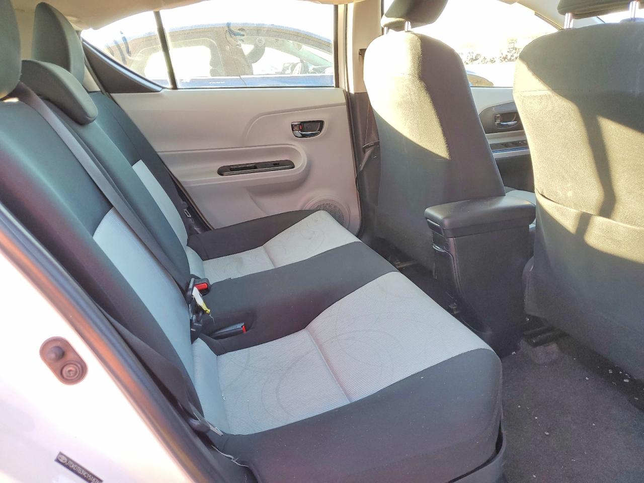 2012 TOYOTA PRIUS C photo 19