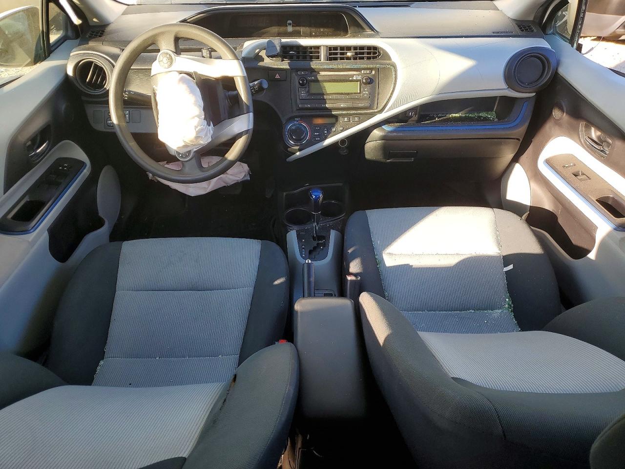 2012 TOYOTA PRIUS C photo 15