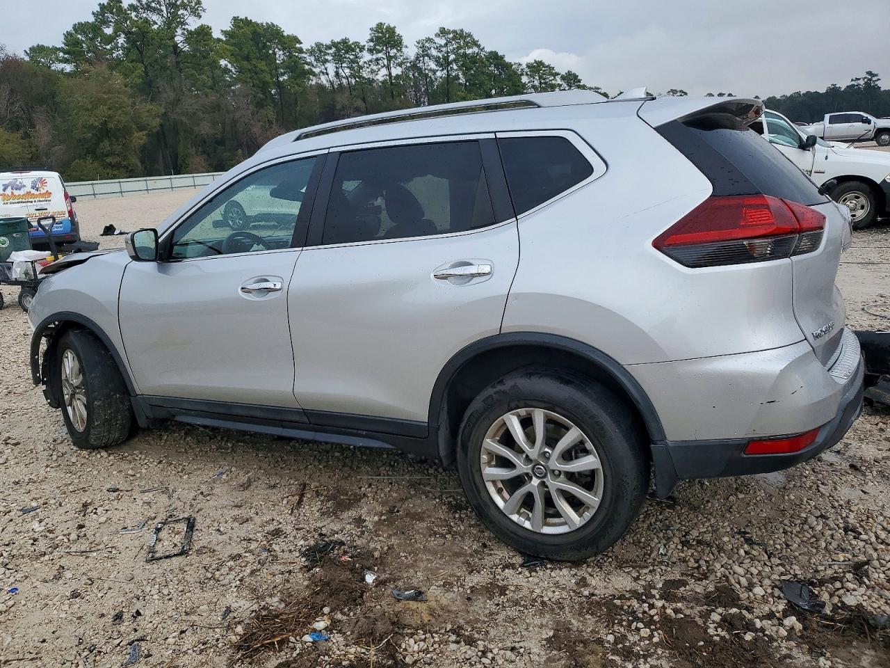 2019 NISSAN ROGUE S photo 3