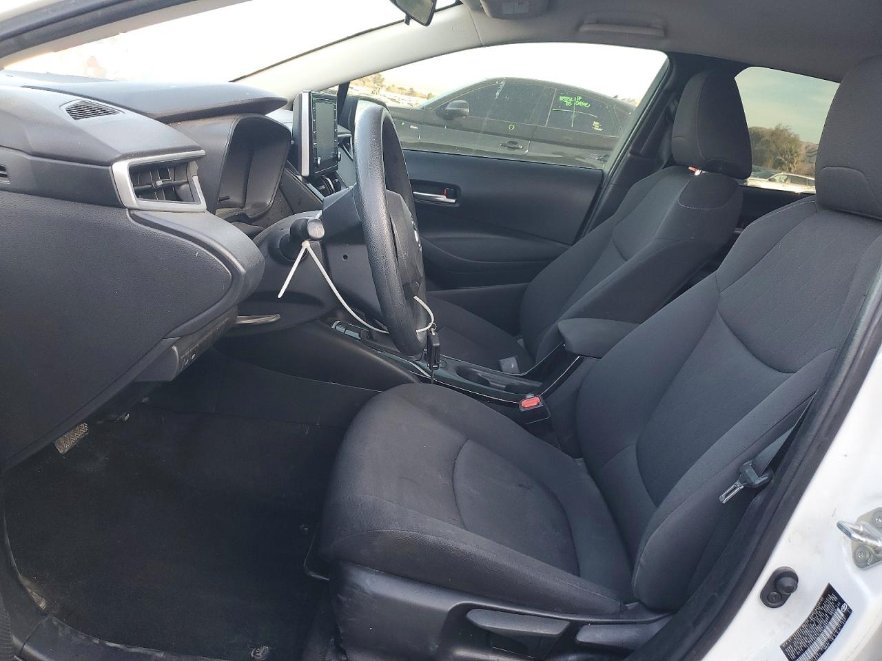 2020 TOYOTA COROLLA LE photo 13