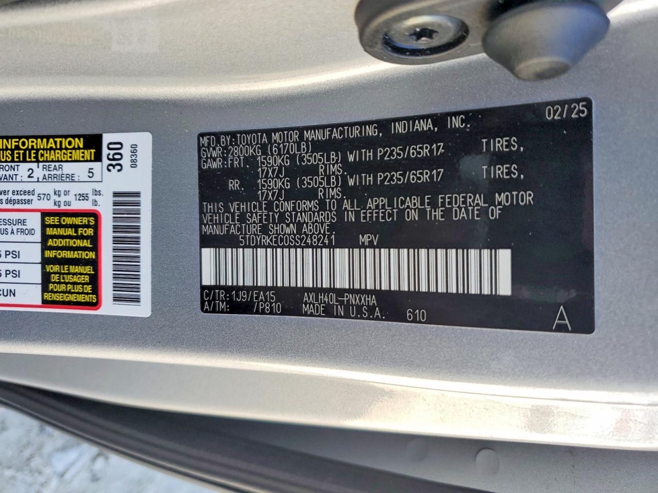 2025 TOYOTA SIENNA XLE photo 13