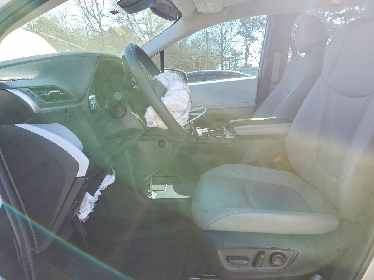 2025 TOYOTA SIENNA XLE photo 7